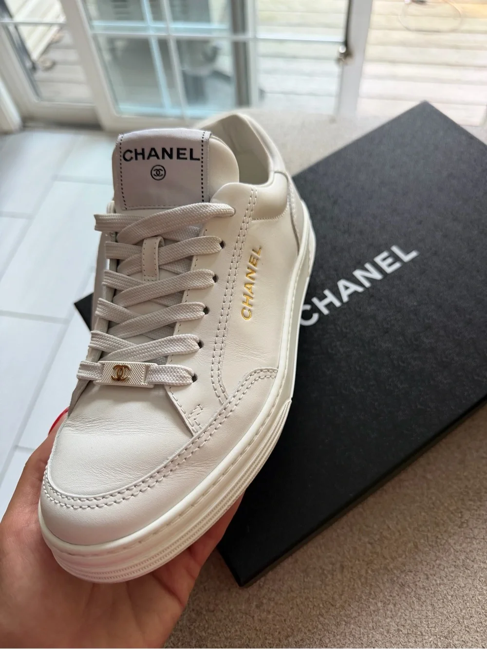 CHANEL White Leather Low-Top Sneakers